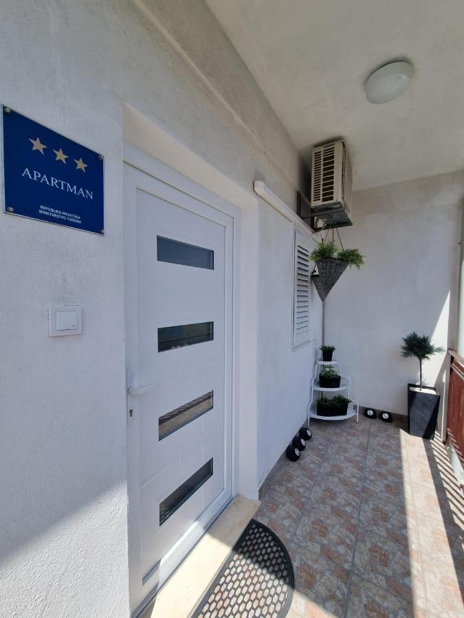 Apartment Mastrinka By The Sea -10M Trogir Eksteriør bilde