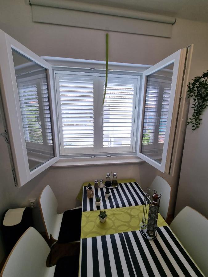 Apartment Mastrinka By The Sea -10M Trogir Eksteriør bilde