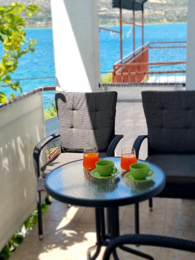 Apartment Mastrinka By The Sea -10M Trogir Eksteriør bilde