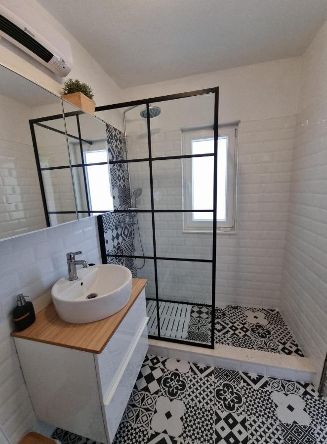Apartment Mastrinka By The Sea -10M Trogir Eksteriør bilde